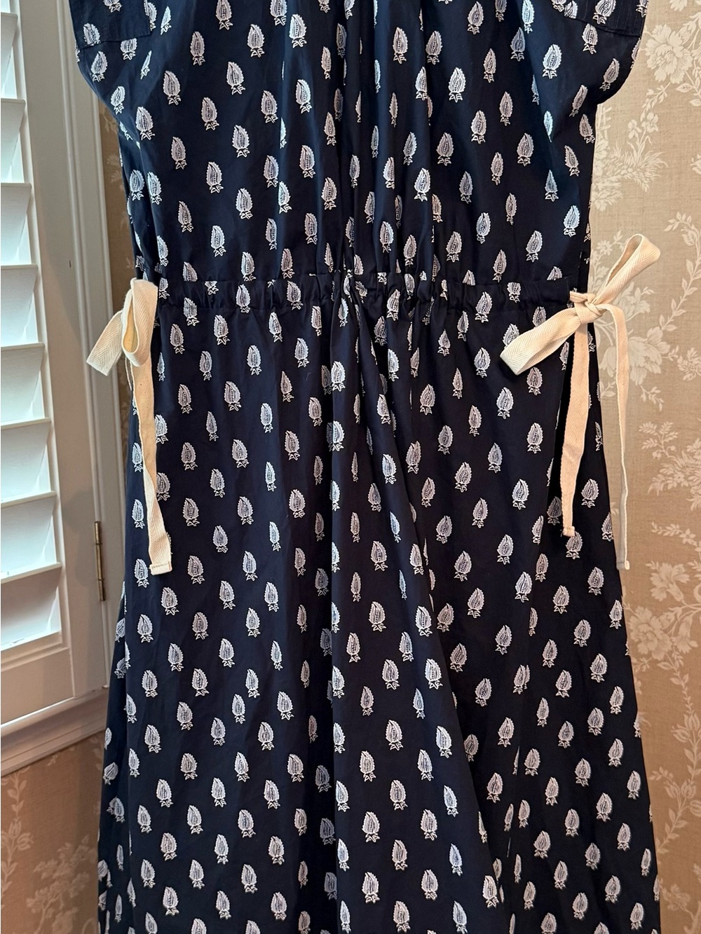 Banana Republic Navy cotton poplin Dress with White Leaf Print and bows